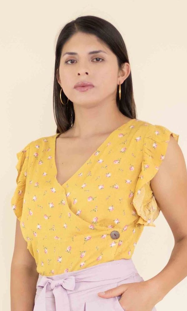 blusa color mostaza manga corta